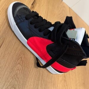 Nike men’s jumbo blazer size 8